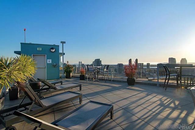 Image 21 of 24 For 1080 Park Boulevard 607