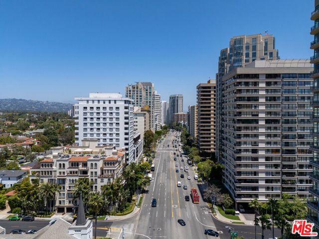 10795 Wilshire Boulevard, Los Angeles CA: https://media.crmls.org/mediaz/6b60c732-1a06-43f2-88ad-ed9713017c5f.jpg
