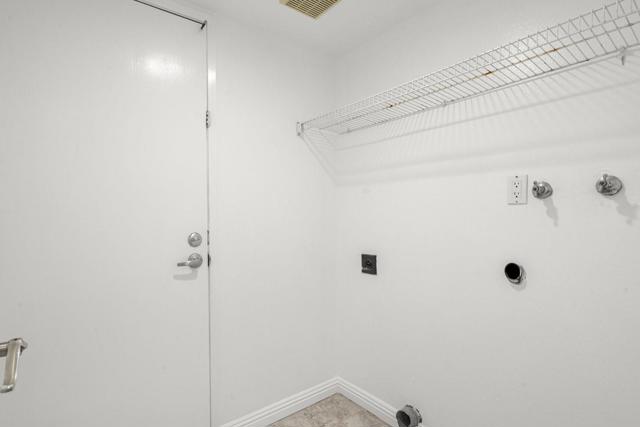 140 Sprucemont Place, San Jose CA: https://media.crmls.org/mediaz/6b611ae9-4c2c-4c33-8773-c5b67eb3bdbc.jpg