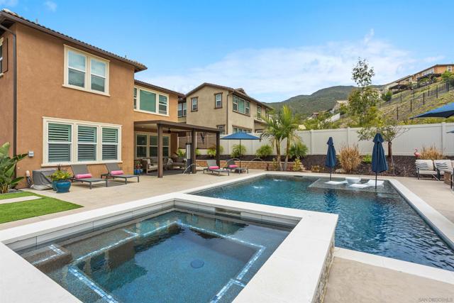 303 Ventasso Way, Fallbrook CA: https://media.crmls.org/mediaz/6b6184ea-1e8d-4909-988d-8c626f1f8e7f.jpg
