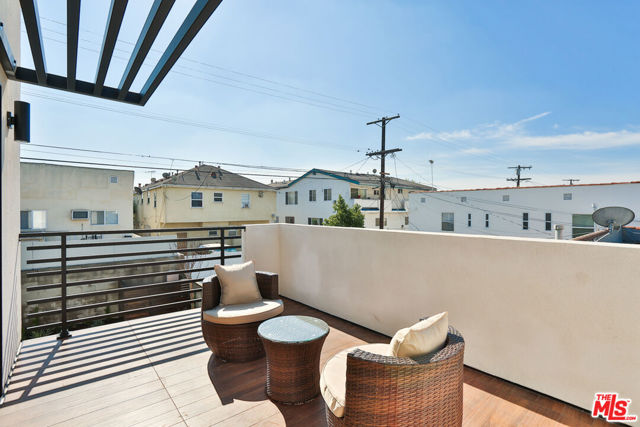 1622 S Mansfield Avenue, Los Angeles CA: https://media.crmls.org/mediaz/6b626b26-a2d2-4fdf-9aee-5930c6a22dd2.jpg