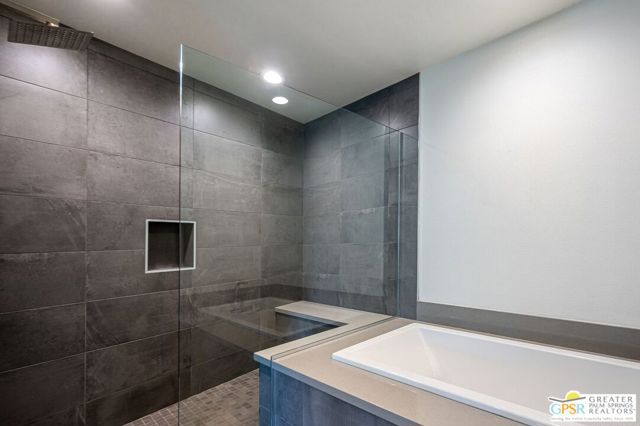 1007 Ziel Drive, Palm Springs CA: https://media.crmls.org/mediaz/6b6307fc-7a00-447f-8062-32df091e90c7.jpg
