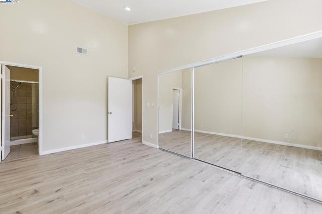 32555 Lake Bridgeport St, Fremont CA: https://media.crmls.org/mediaz/6b63389a-8111-47a0-b273-8ffab2163ef6.jpg