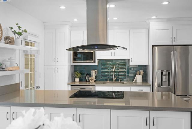 2812 Bollinger Canyon Rd, San Ramon CA: https://media.crmls.org/mediaz/6b636cec-77c2-415b-93a2-82d0bb1718dc.jpg