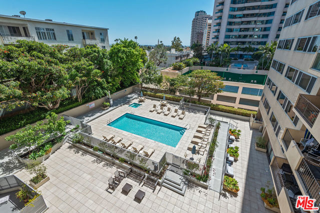 10450 Wilshire Boulevard, Los Angeles CA: https://media.crmls.org/mediaz/6b64035a-e6e5-452b-9fc6-2d05597398b9.jpg