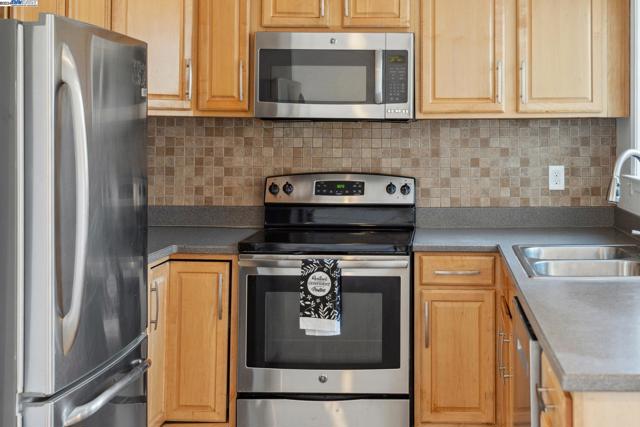 Image 6 of 25 For 148 Spinnaker Way