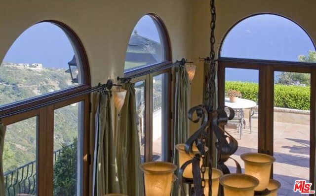 24734 W Saddle Peak Road, Malibu CA: https://media.crmls.org/mediaz/6b6650d3-3f0d-4c08-b136-6459d2b5b281.jpg