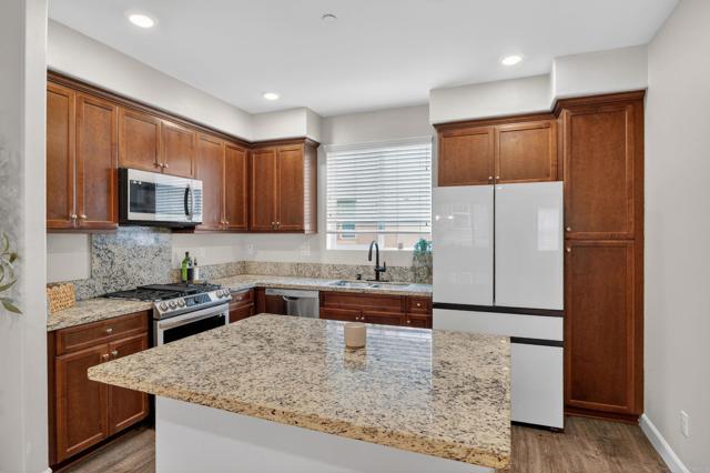 Detail Gallery Image 15 of 36 For 2860 Athens Rd #12,  Chula Vista,  CA 91915 - 4 Beds | 3/1 Baths