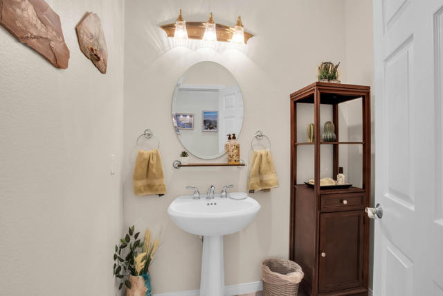 Image 19 of 39 For 78212 Griffin Drive