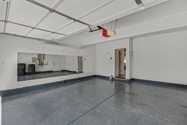 2222 Davie Pl, Tracy CA: https://media.crmls.org/mediaz/6b6747b3-788f-4a2e-a08f-eafa9d0fec02.jpg