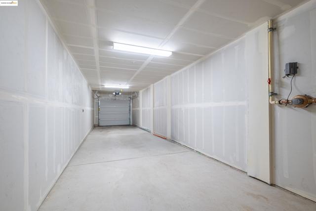 2818 Fifth Street, Alameda CA: https://media.crmls.org/mediaz/6b6788bb-5b11-400b-b1b5-049041694d7c.jpg