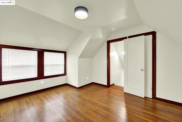 971 34Th St, Richmond CA: https://media.crmls.org/mediaz/6b68c7e1-e6a4-4850-879c-ebb55df29faa.jpg
