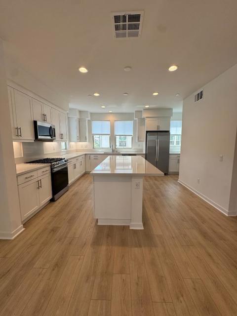 220 Babson Court, Claremont CA: https://media.crmls.org/mediaz/6b6951bf-1fa8-4332-9387-fca48088e921.jpg