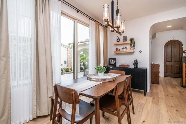 5621 Shasta Daisy Trl, San Diego CA: https://media.crmls.org/mediaz/6b6972a2-4ceb-4a8e-bf9f-1c4bfd1f3ec4.jpg