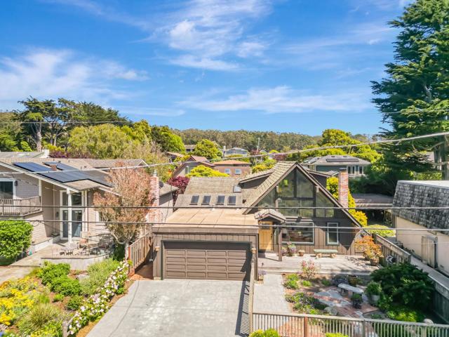 1025 Tamarind Street, Montara CA: https://media.crmls.org/mediaz/6b6985e6-604a-4e06-ada7-c8409d6a98e9.jpg