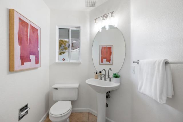 445 Mcdonnel Road, Alameda CA: https://media.crmls.org/mediaz/6b69cde3-a9ba-4981-9e07-a5f9b45180a3.jpg