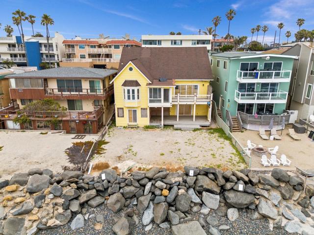 1121 S Pacific Street, Oceanside CA: https://media.crmls.org/mediaz/6b6a42d4-0544-4974-87c7-1899eb89fa15.jpg