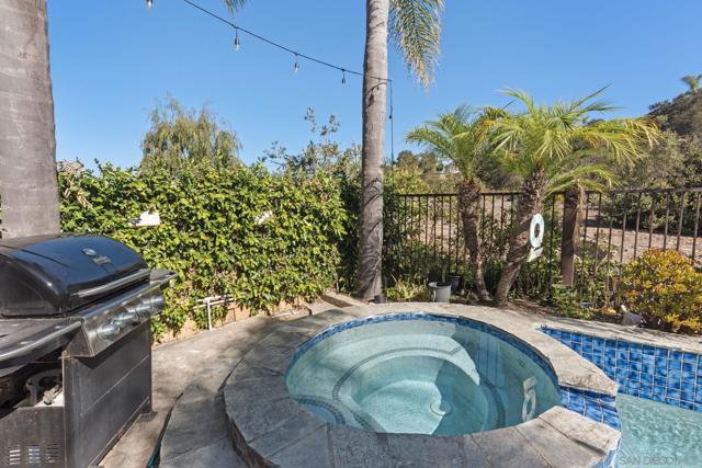 11927 Dapple Way, San Diego CA: https://media.crmls.org/mediaz/6b6aa4b4-cecc-498e-8ff6-06cf79530f70.jpg