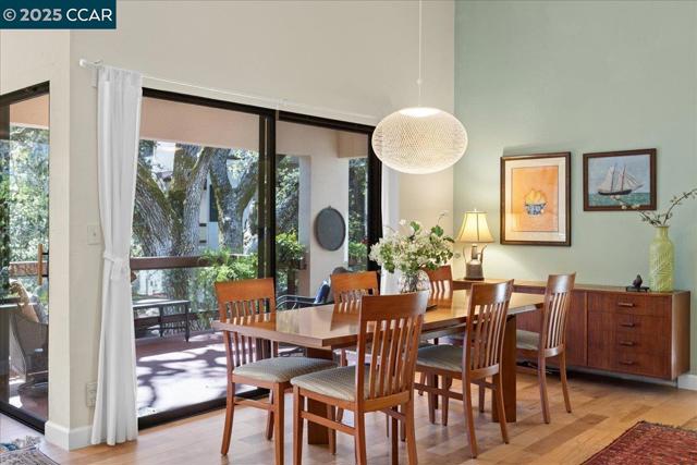 3800 Terra Granada Dr, Walnut Creek CA: https://media.crmls.org/mediaz/6b6b2724-49de-4b96-991e-94ad982ae0b5.jpg
