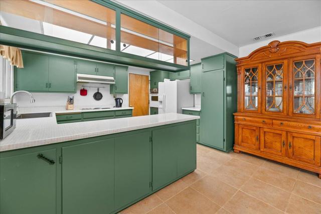 1080 Sequoia Drive, Big Bear CA: https://media.crmls.org/mediaz/6b6c257a-8d2b-469e-8c1c-96e8b0098ffe.jpg