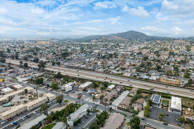 1386 E Madison Ave, El Cajon CA: https://media.crmls.org/mediaz/6b6c3934-bdff-4353-b0aa-eb718ca43478.jpg