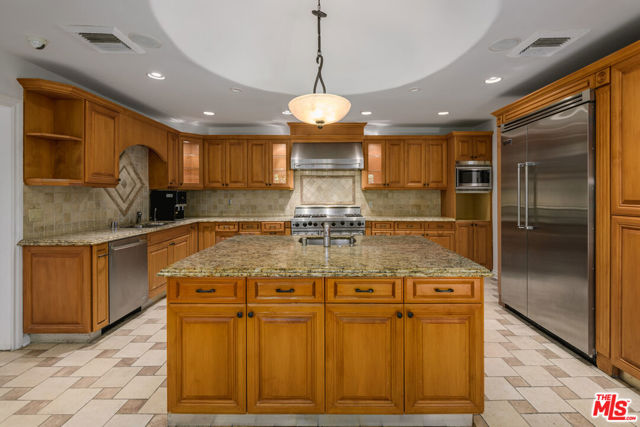 8760 White Oak Avenue, Sherwood Forest CA: https://media.crmls.org/mediaz/6b6e063b-04b2-4002-9d99-46251f9fcda3.jpg