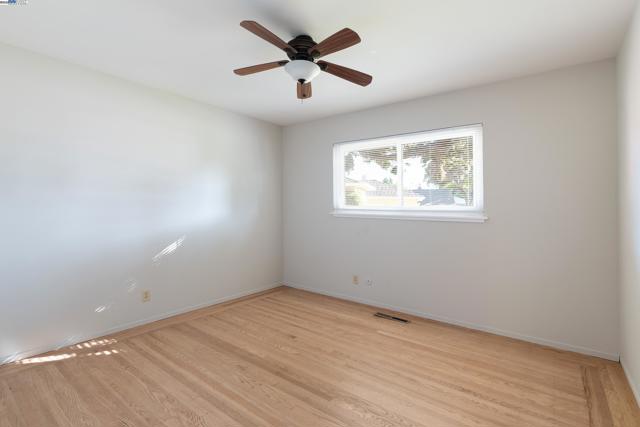 5268 Keeler Ct, Fremont CA: https://media.crmls.org/mediaz/6b6e5e1f-21a8-482e-aa64-1835f48ae81d.jpg