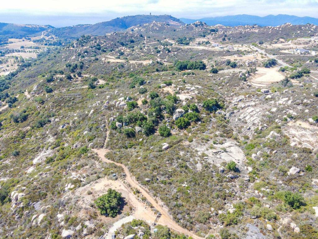 MLS #250033322SD image #14