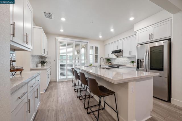 236 Plum Tree Street, Livermore CA: https://media.crmls.org/mediaz/6b6eb06a-adf6-4178-ab7c-4b6121481d29.jpg
