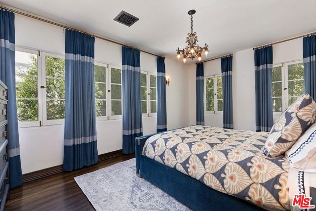 2420 Chislehurst Drive, Los Angeles CA: https://media.crmls.org/mediaz/6b6ee7d2-82e9-4684-a8c0-0d1e9664b236.jpg