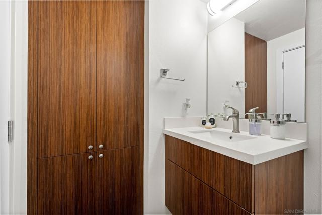 2875 B Street, San Diego CA: https://media.crmls.org/mediaz/6b6ef6e8-a5a4-4f50-aa58-0886ebdb0ee3.jpg