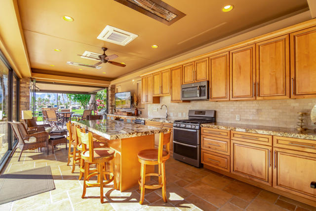Image 18 of 27 For 80501 Avenue 48  141