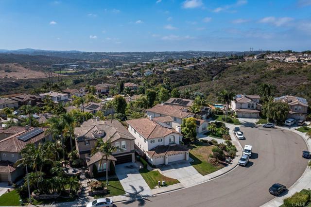 3748 Cavern Pl, Carlsbad CA: https://media.crmls.org/mediaz/6b6f144e-723f-44a1-9136-6d9d52f5c985.jpg