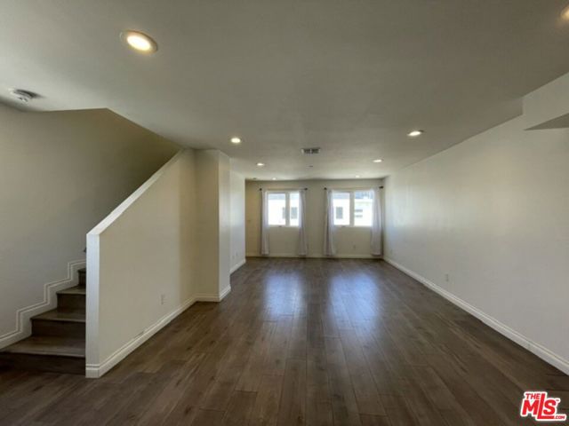 5733 Fulcher Avenue photo 13
