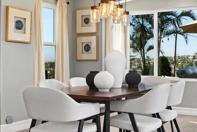 Detail Gallery Image 12 of 44 For 13822 Camino Del Suelo, San Diego,  CA 92129 - 4 Beds | 3 Baths