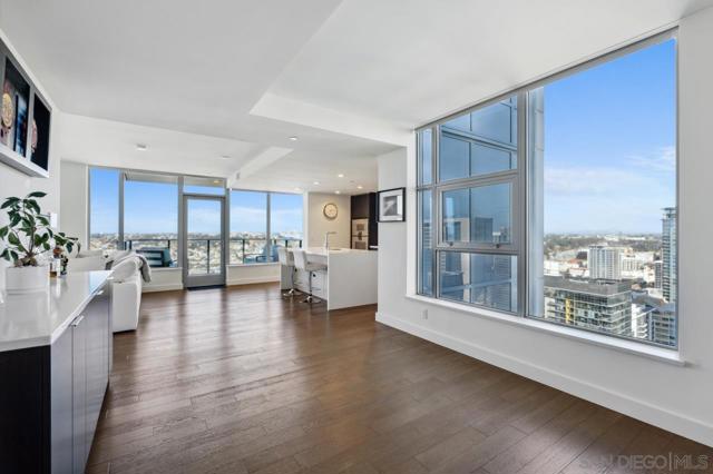1388 Kettner Blvd, San Diego CA: https://media.crmls.org/mediaz/6b7007be-6439-4ce1-9296-787c6552d9b2.jpg