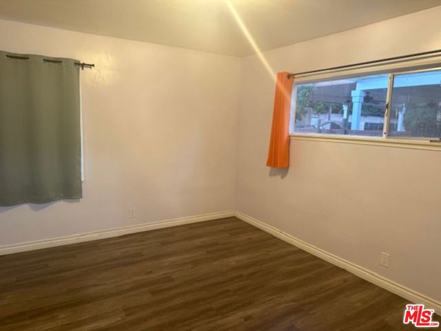 9333 Swinton Avenue, North Hills CA: https://media.crmls.org/mediaz/6b7104e6-8401-482d-ab1e-ba9b4aa2d5c1.jpg