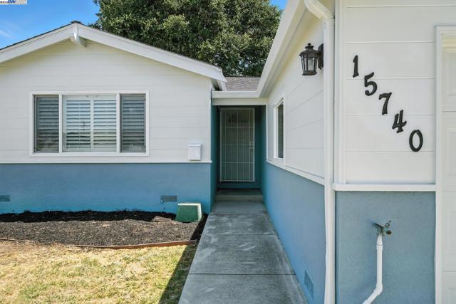 15740 Via Sonata, San Lorenzo CA: https://media.crmls.org/mediaz/6b71721c-fb0f-4ceb-8e8e-48717e55ebc0.jpg
