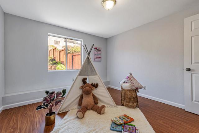 1834 38th Avenue, San Francisco CA: https://media.crmls.org/mediaz/6b718135-36e0-47c7-85d7-9763eafbf7e7.jpg