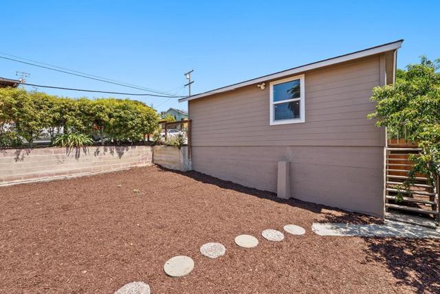 221 Carey Avenue, Freedom CA: https://media.crmls.org/mediaz/6b727ee9-1b0a-4902-8eb1-bdb589e7dd33.jpg