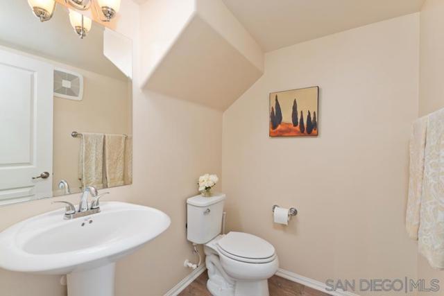 1800 Saltaire Place, San Diego CA: https://media.crmls.org/mediaz/6b7337a6-5d62-4e7e-b7dc-b52acd32be16.jpg