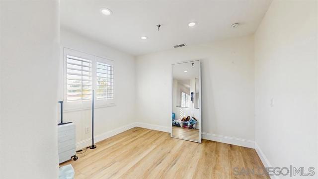 43041 Noble Court, Temecula CA: https://media.crmls.org/mediaz/6b73c5ce-96d7-4e65-a330-f6fe2201b8a2.jpg