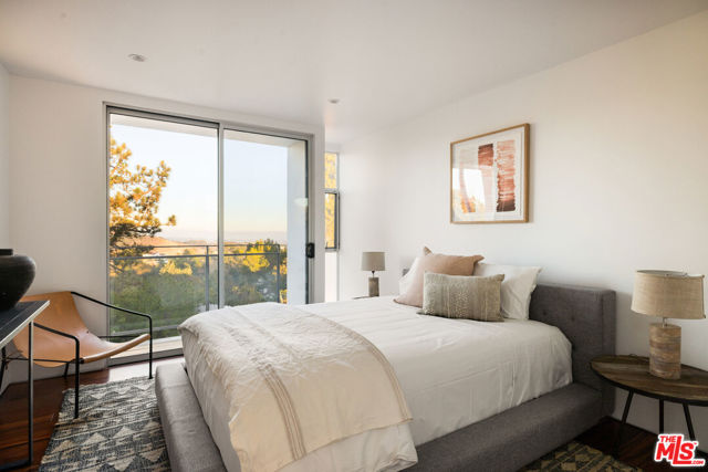 6300 Mulholland Highway, Los Angeles CA: https://media.crmls.org/mediaz/6b741d41-abc2-4619-be34-d795041f51a5.jpg