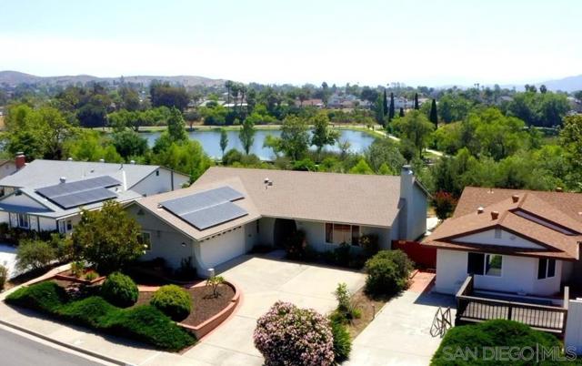 9633 Pebble Beach Dr, Santee CA: https://media.crmls.org/mediaz/6b74ed05-474b-4562-9625-5bb713c33913.jpg