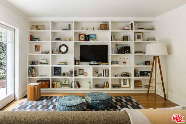 1741 Golden Gate Avenue, Los Angeles CA: https://media.crmls.org/mediaz/6b75b2f3-da11-4d7c-ba10-49c84781226e.jpg