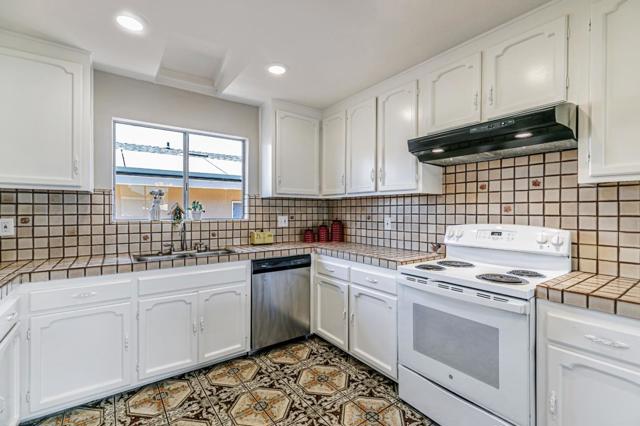 80 N 33rd Street, San Jose CA: https://media.crmls.org/mediaz/6b76494b-ecb5-4091-a5f7-bcc754553a97.jpg