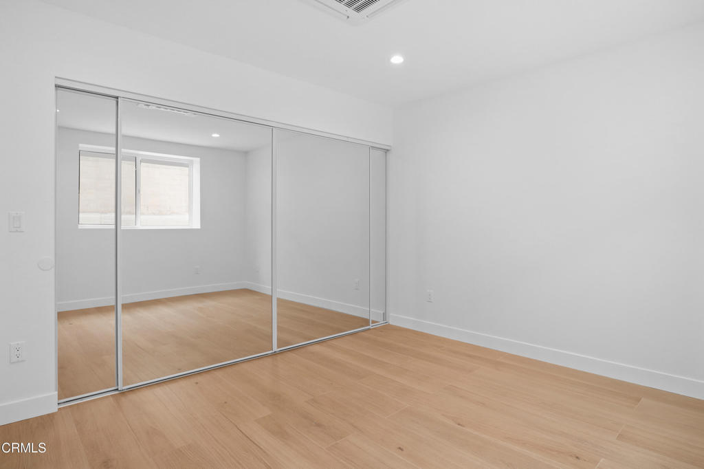 6B779D50 6Bda 4C49 8B51 C63Dcd32F4Af 112 N Kenneth Road #101, Burbank, Ca 91501 &Lt;Span Style='BackgroundColor:transparent;Padding:0Px;'&Gt; &Lt;Small&Gt; &Lt;I&Gt; &Lt;/I&Gt; &Lt;/Small&Gt;&Lt;/Span&Gt;