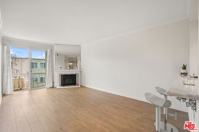 Image 6 of 33 For 8505 Gulana Avenue 4217