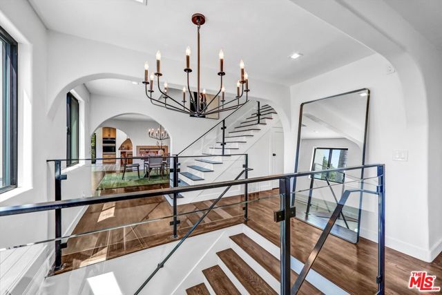 3236 Primera Avenue, Los Angeles CA: https://media.crmls.org/mediaz/6b77c14e-b217-42e9-9cfa-9f9843b0d9d0.jpg