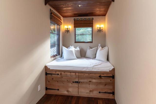 1036 Los Trancos Road, Portola Valley CA: https://media.crmls.org/mediaz/6b77c65e-6197-4840-abae-cfff54bb0ed3.jpg